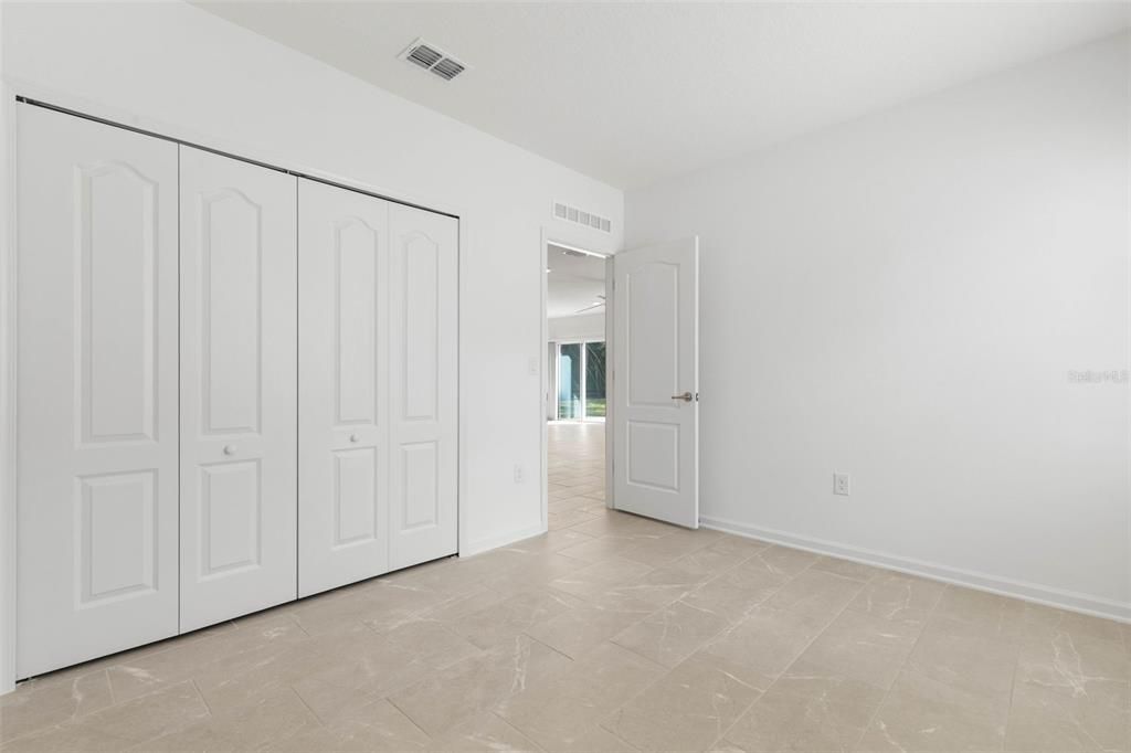 En Venta: $359,900 (4 camas, 2 baños, 2051 Pies cuadrados)