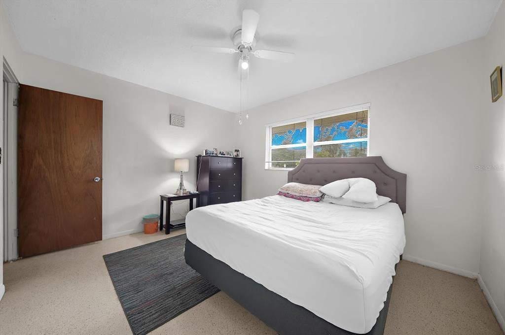 For Sale: $799,000 (5 beds, 3 baths, 2698 Square Feet)