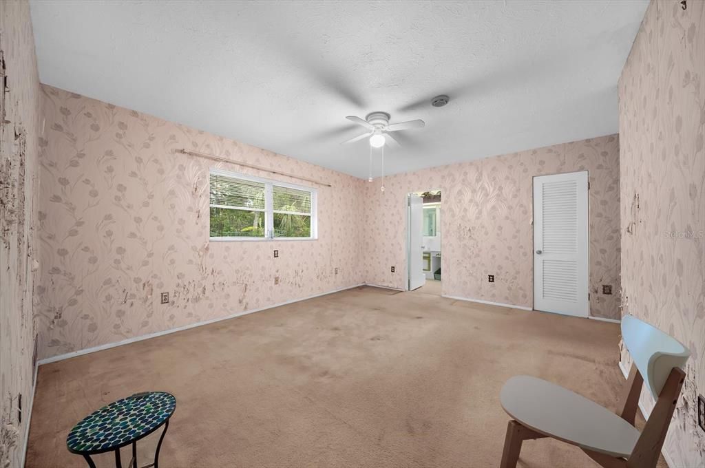 For Sale: $799,000 (5 beds, 3 baths, 2698 Square Feet)