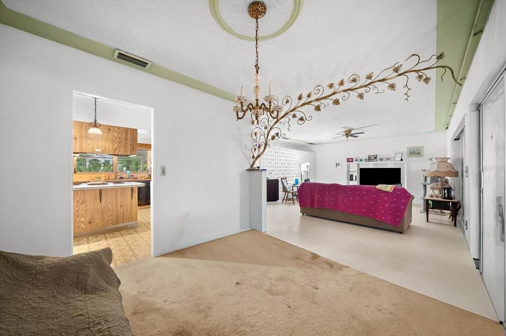 For Sale: $799,000 (5 beds, 3 baths, 2698 Square Feet)