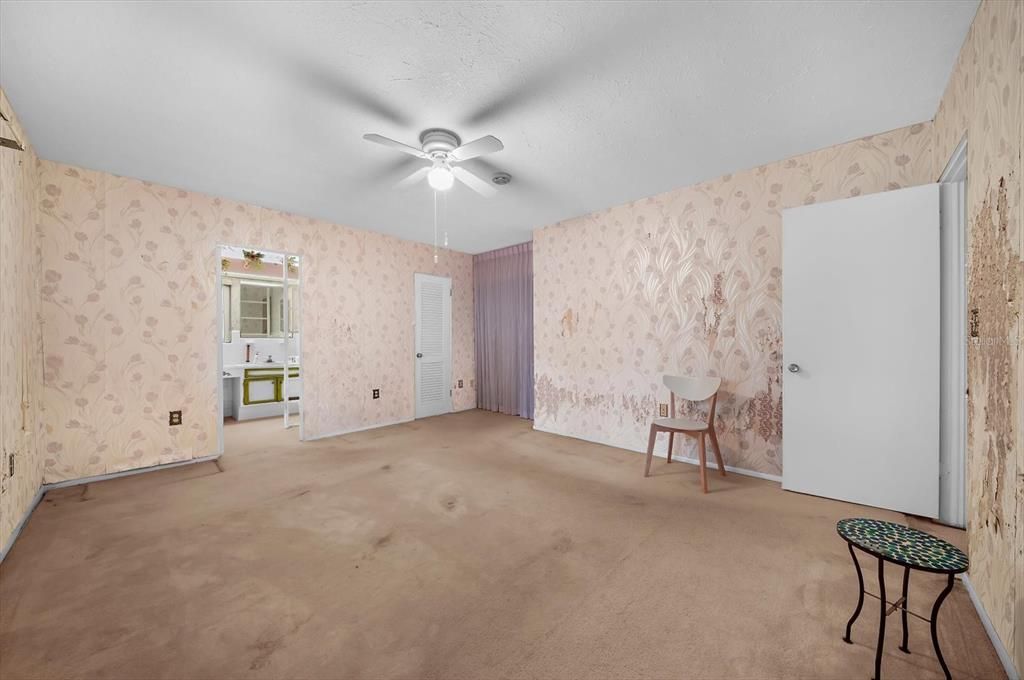 For Sale: $799,000 (5 beds, 3 baths, 2698 Square Feet)