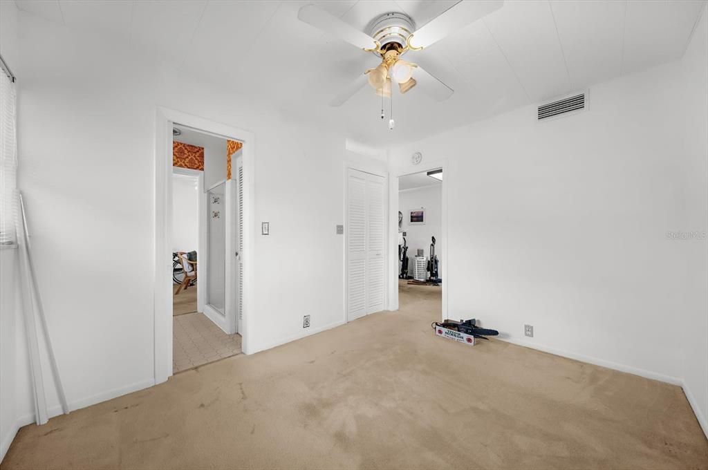 For Sale: $799,000 (5 beds, 3 baths, 2698 Square Feet)