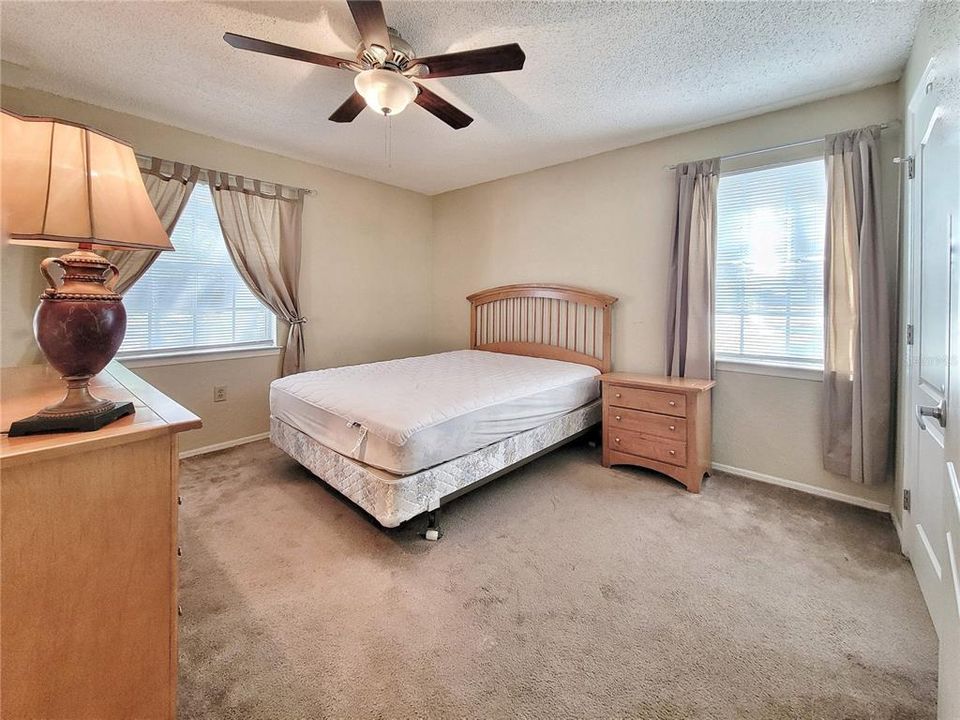 For Sale: $128,900 (1 beds, 1 baths, 600 Square Feet)
