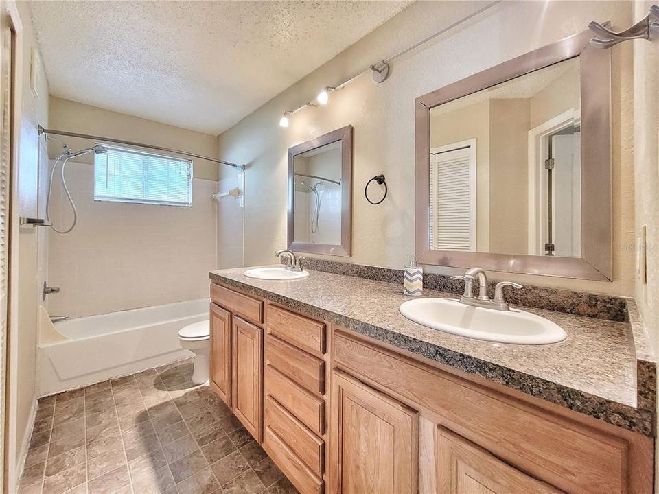 For Sale: $128,900 (1 beds, 1 baths, 600 Square Feet)