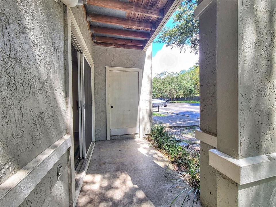 For Sale: $128,900 (1 beds, 1 baths, 600 Square Feet)