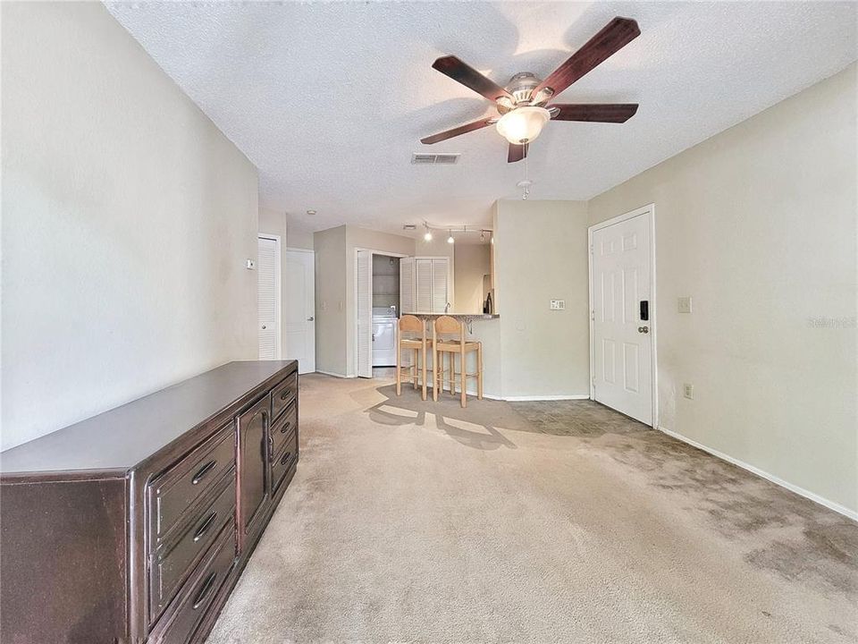 For Sale: $128,900 (1 beds, 1 baths, 600 Square Feet)