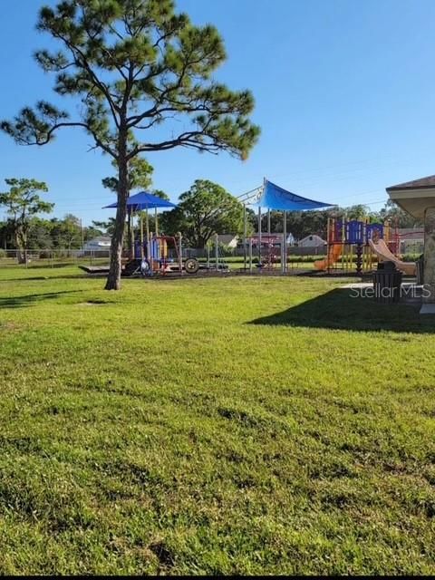 En Venta: $260,000 (3 camas, 2 baños, 1296 Pies cuadrados)