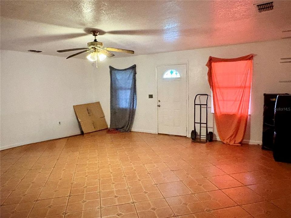 En Venta: $675,000 (2 camas, 2 baños, 2230 Pies cuadrados)