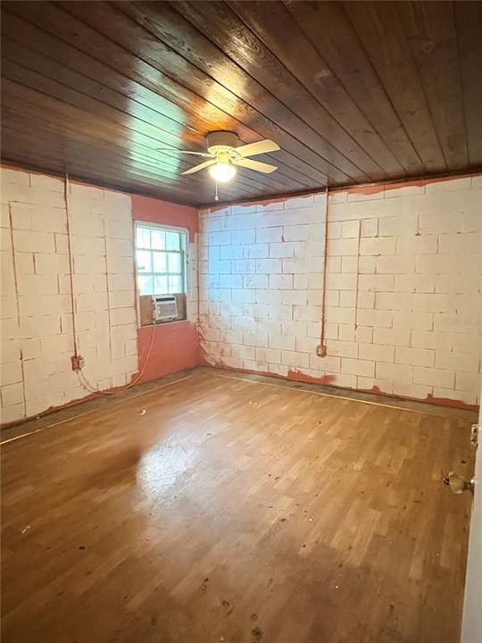 En Venta: $675,000 (2 camas, 2 baños, 2230 Pies cuadrados)