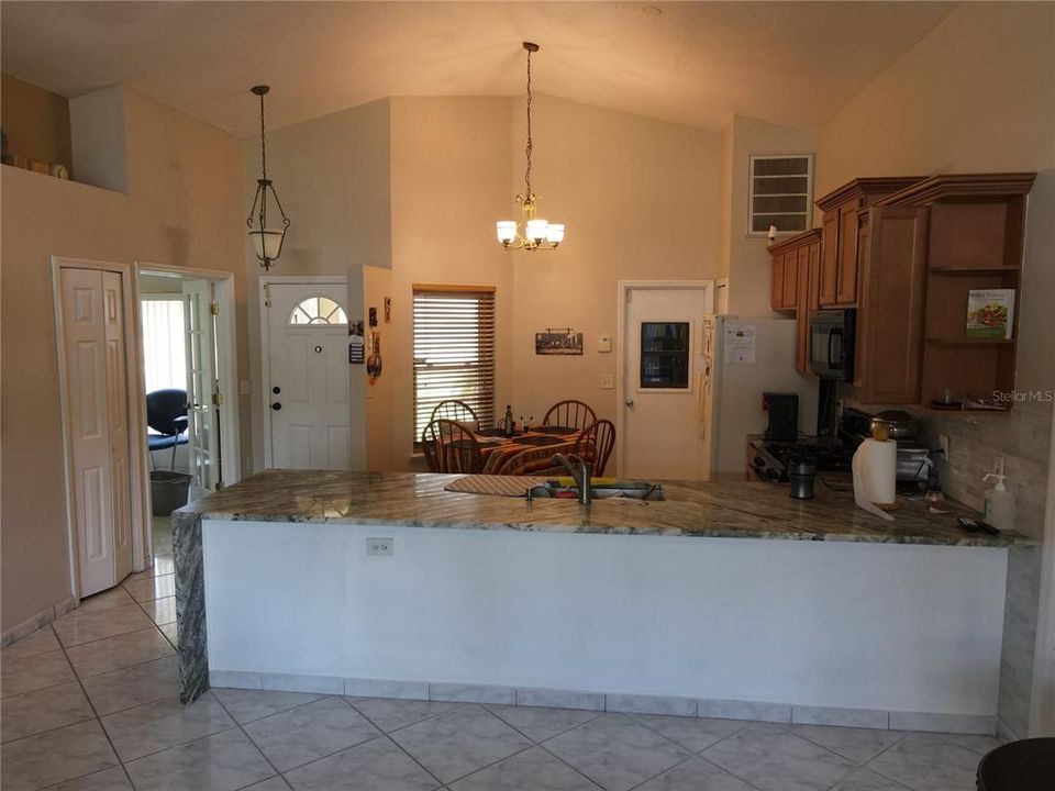 For Rent: $2,150 (3 beds, 2 baths, 1344 Square Feet)