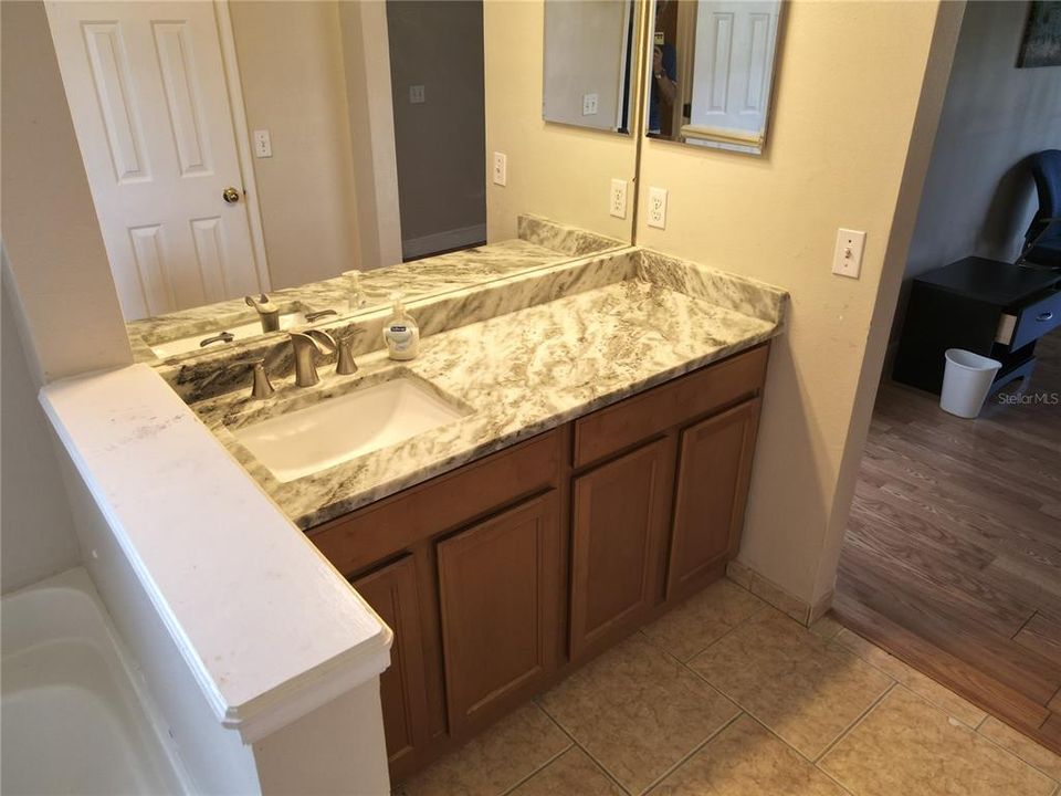 For Rent: $2,150 (3 beds, 2 baths, 1344 Square Feet)