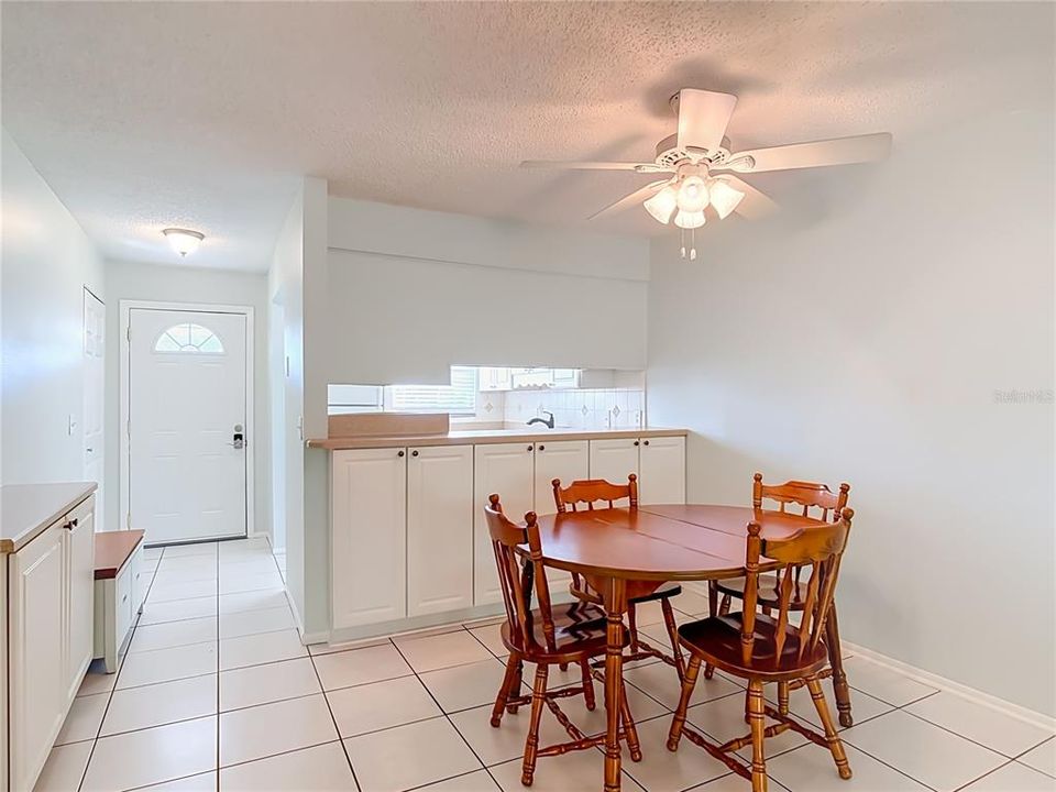 For Sale: $167,000 (2 beds, 1 baths, 1066 Square Feet)