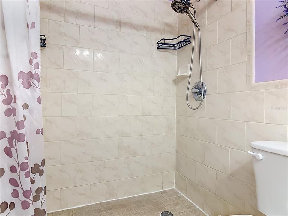 For Sale: $167,000 (2 beds, 1 baths, 1066 Square Feet)
