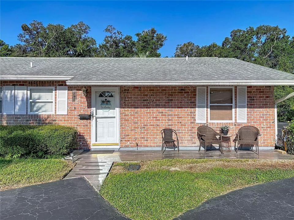 For Sale: $167,000 (2 beds, 1 baths, 1066 Square Feet)