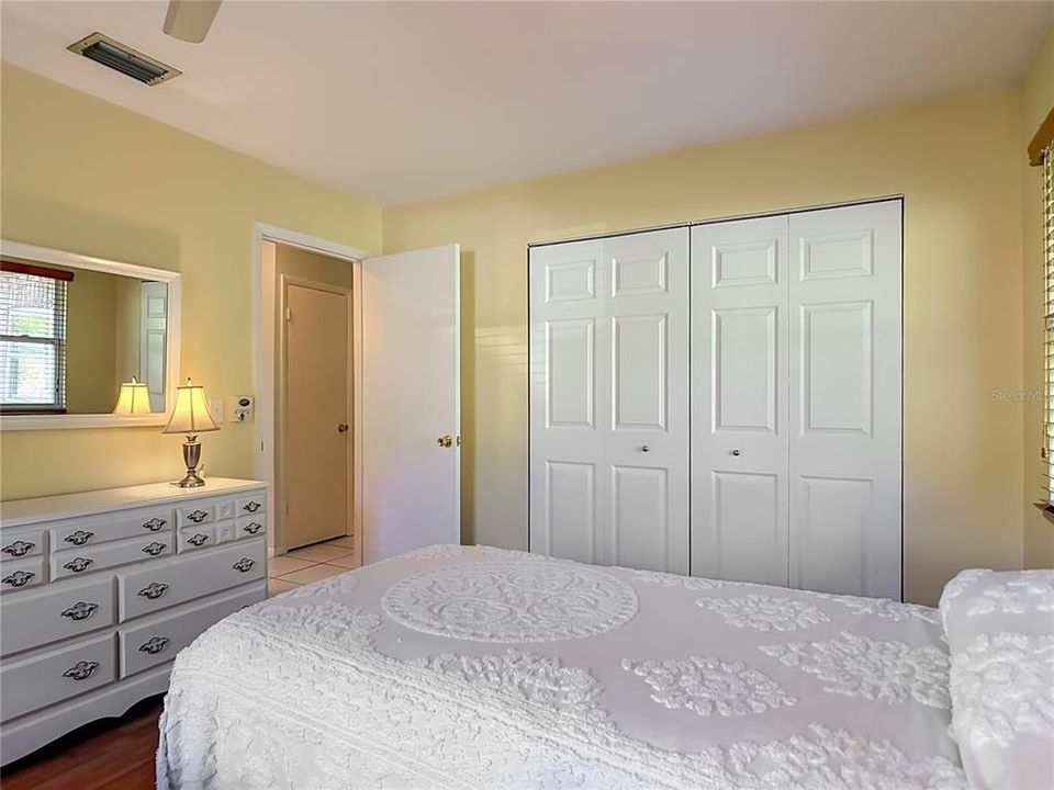 For Sale: $167,000 (2 beds, 1 baths, 1066 Square Feet)