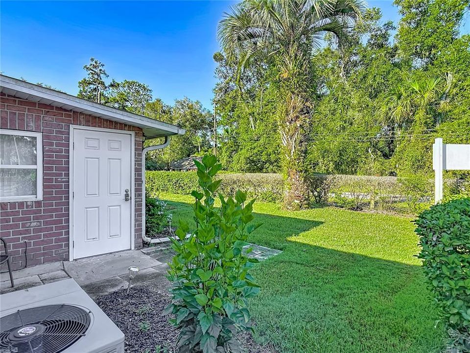 For Sale: $167,000 (2 beds, 1 baths, 1066 Square Feet)