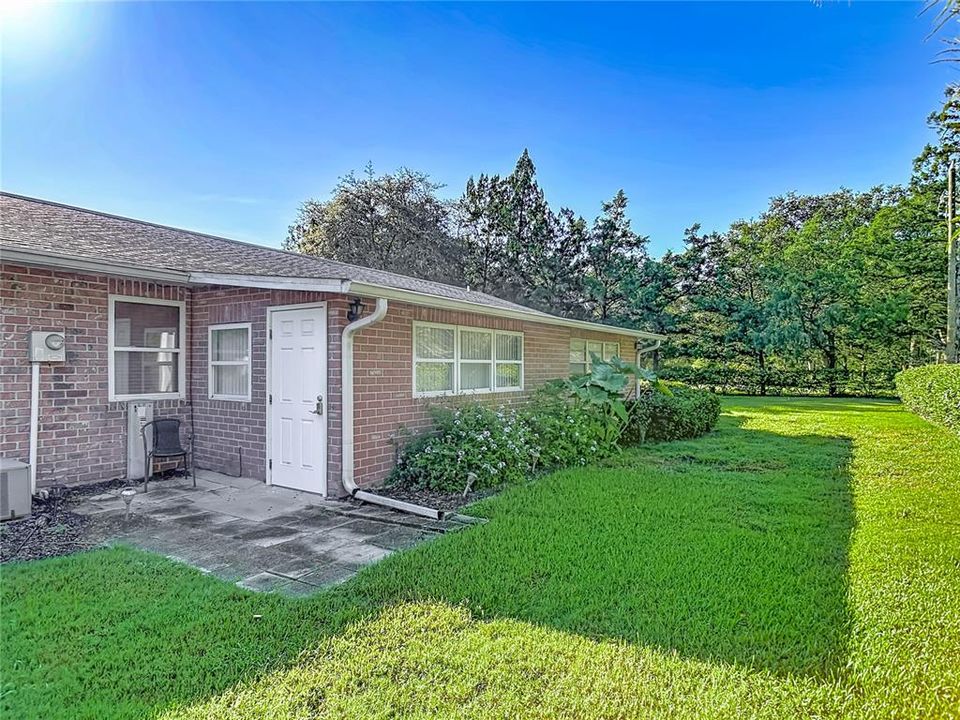 For Sale: $167,000 (2 beds, 1 baths, 1066 Square Feet)