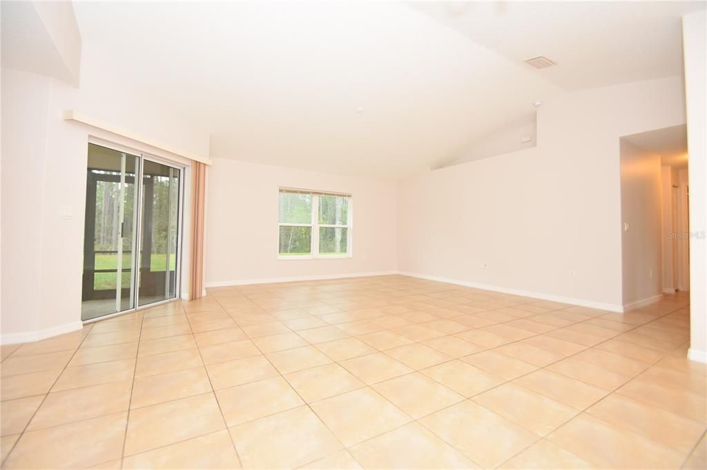 For Rent: $1,950 (3 beds, 2 baths, 1323 Square Feet)