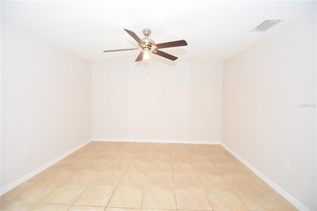 For Rent: $1,950 (3 beds, 2 baths, 1323 Square Feet)