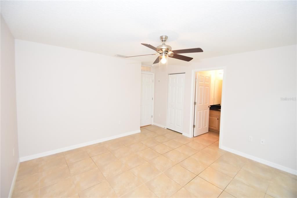 For Rent: $1,950 (3 beds, 2 baths, 1323 Square Feet)