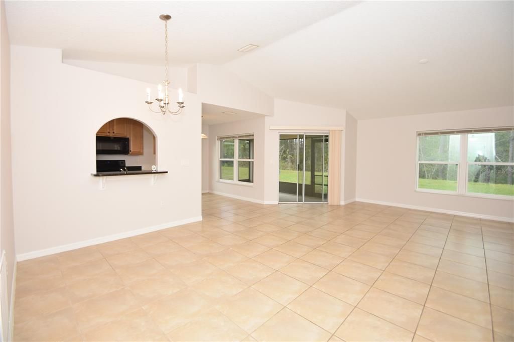 For Rent: $1,950 (3 beds, 2 baths, 1323 Square Feet)