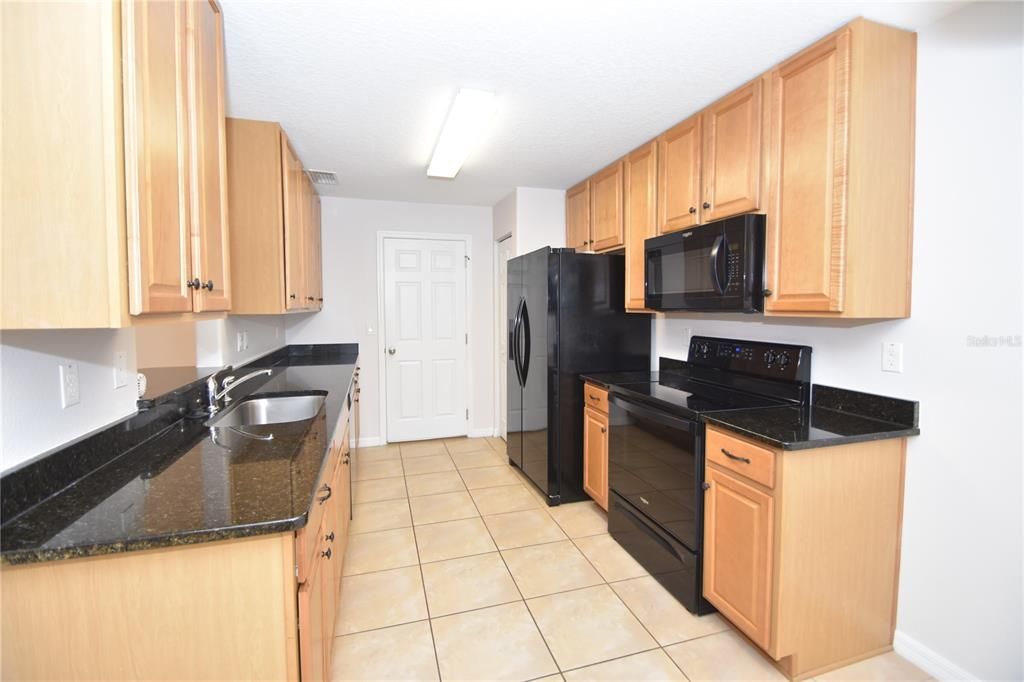 For Rent: $1,950 (3 beds, 2 baths, 1323 Square Feet)