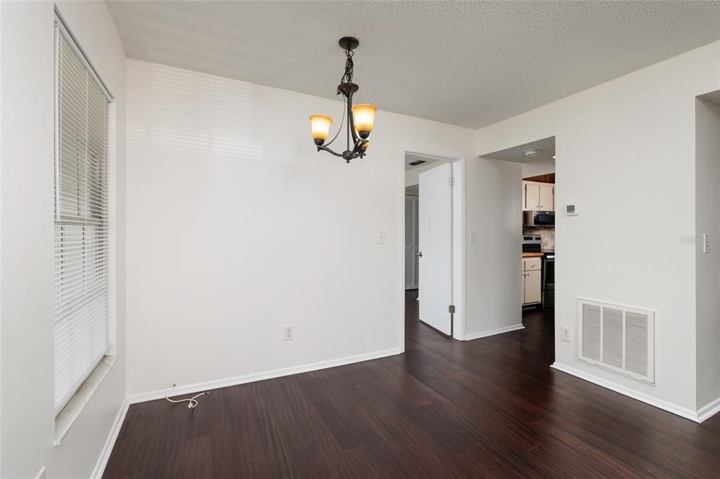 For Rent: $2,200 (2 beds, 2 baths, 1035 Square Feet)