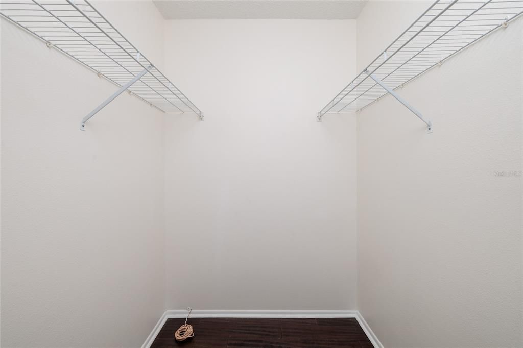 For Rent: $2,200 (2 beds, 2 baths, 1035 Square Feet)