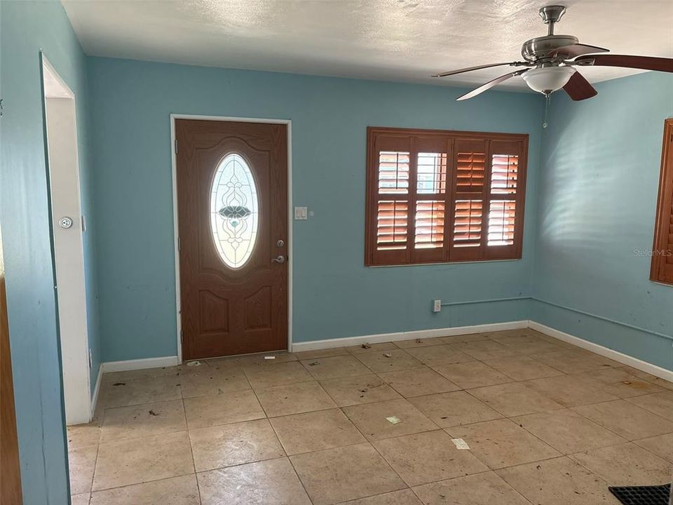 На продажу: $374,900 (0.16 acres)