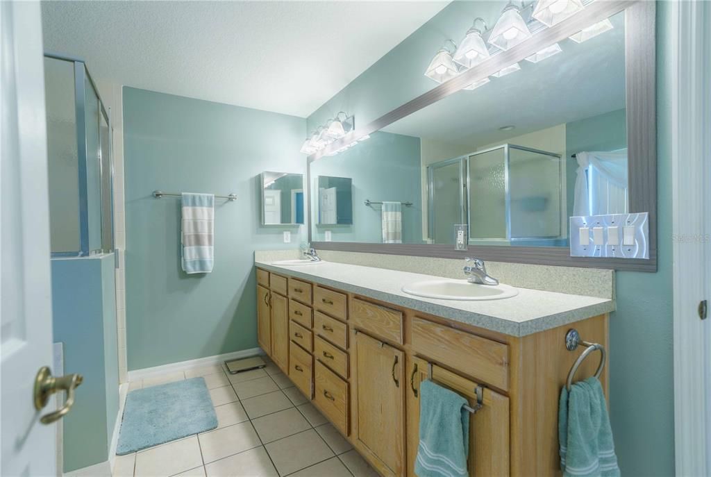 For Sale: $329,900 (3 beds, 2 baths, 1809 Square Feet)