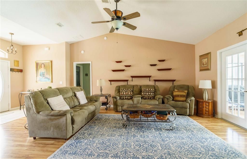 For Sale: $329,900 (3 beds, 2 baths, 1809 Square Feet)