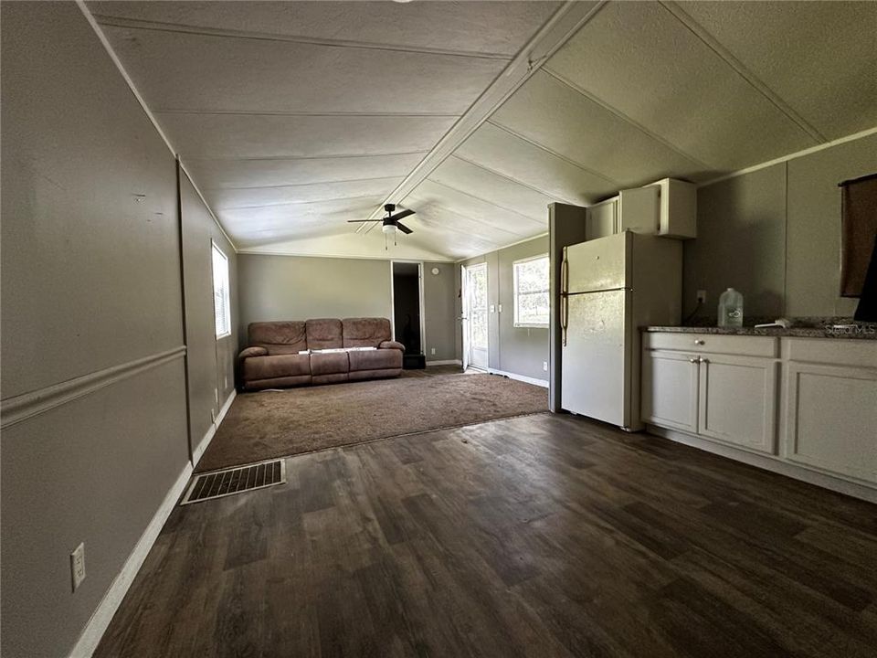 En Venta: $259,000 (3.23 acres)