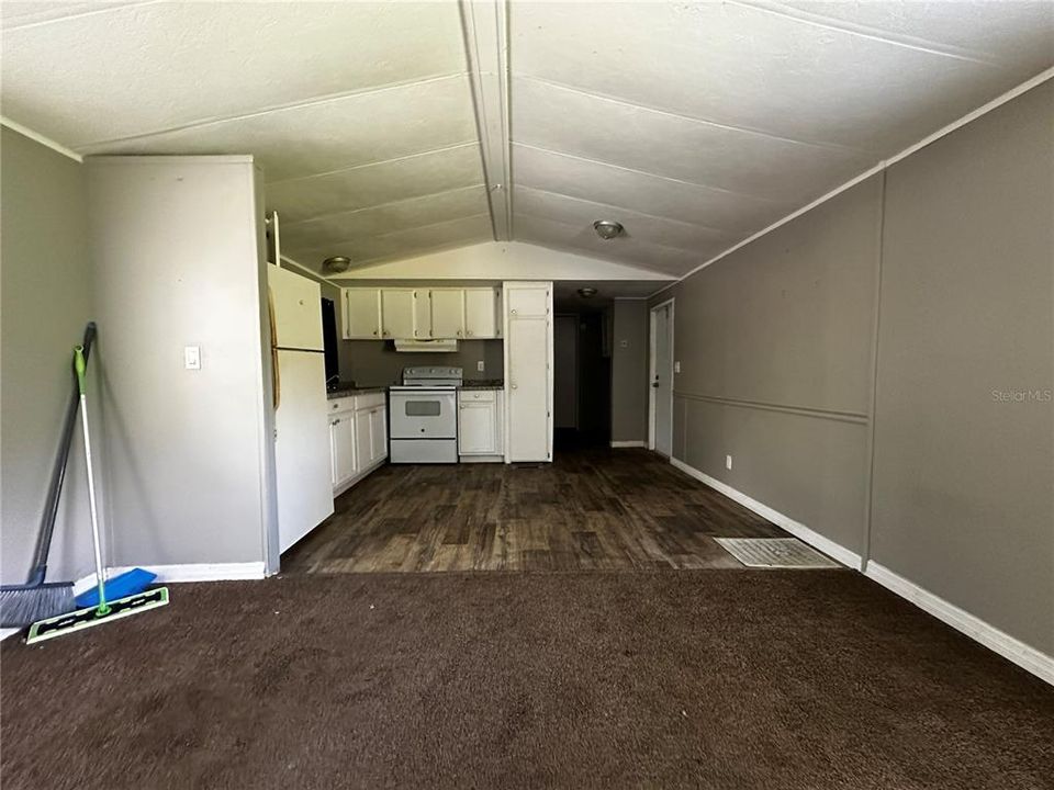 En Venta: $259,000 (3.23 acres)