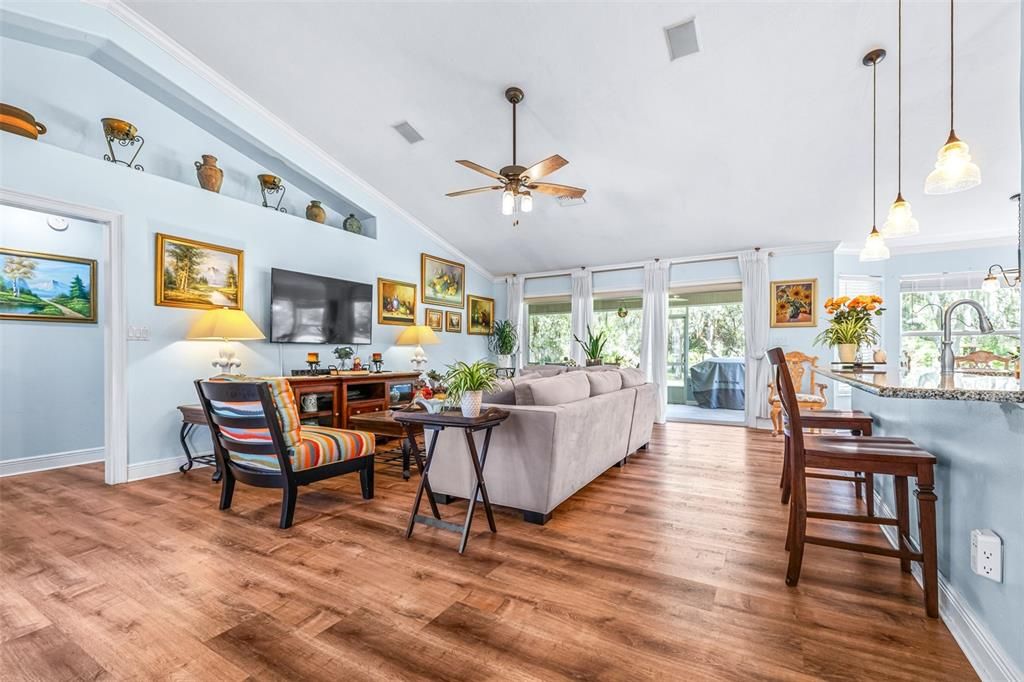 На продажу: $450,000 (3 спален, 2 ванн, 1944 Квадратных фут)