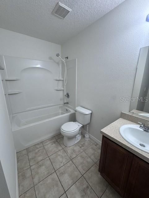 En Venta: $275,000 (3 camas, 3 baños, 1362 Pies cuadrados)