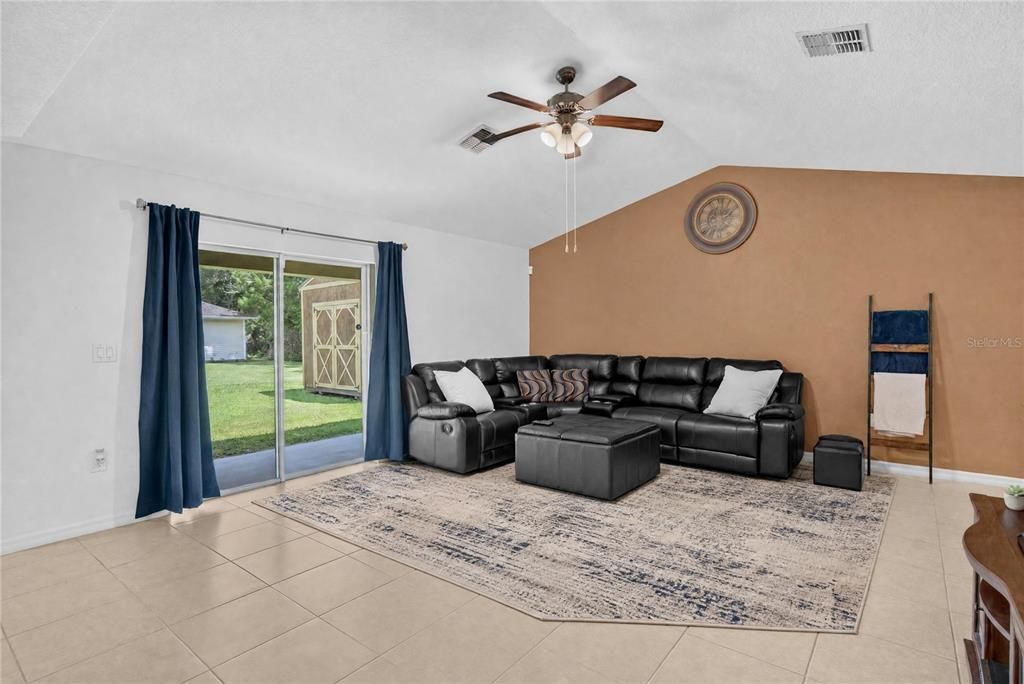 En Venta: $334,999 (3 camas, 2 baños, 1680 Pies cuadrados)