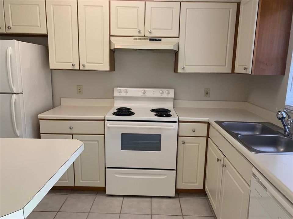 В аренду: $1,400 (1 спален, 1 ванн, 836 Квадратных фут)
