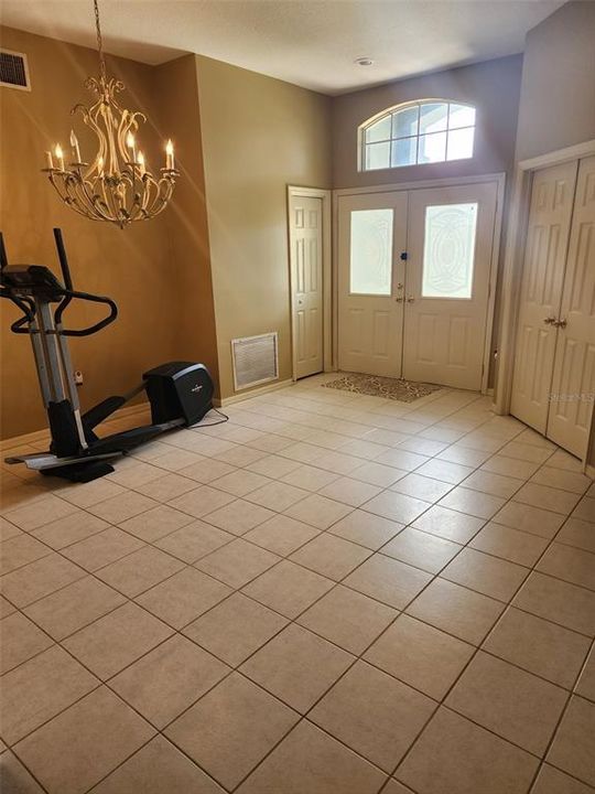 For Sale: $399,900 (4 beds, 2 baths, 1855 Square Feet)