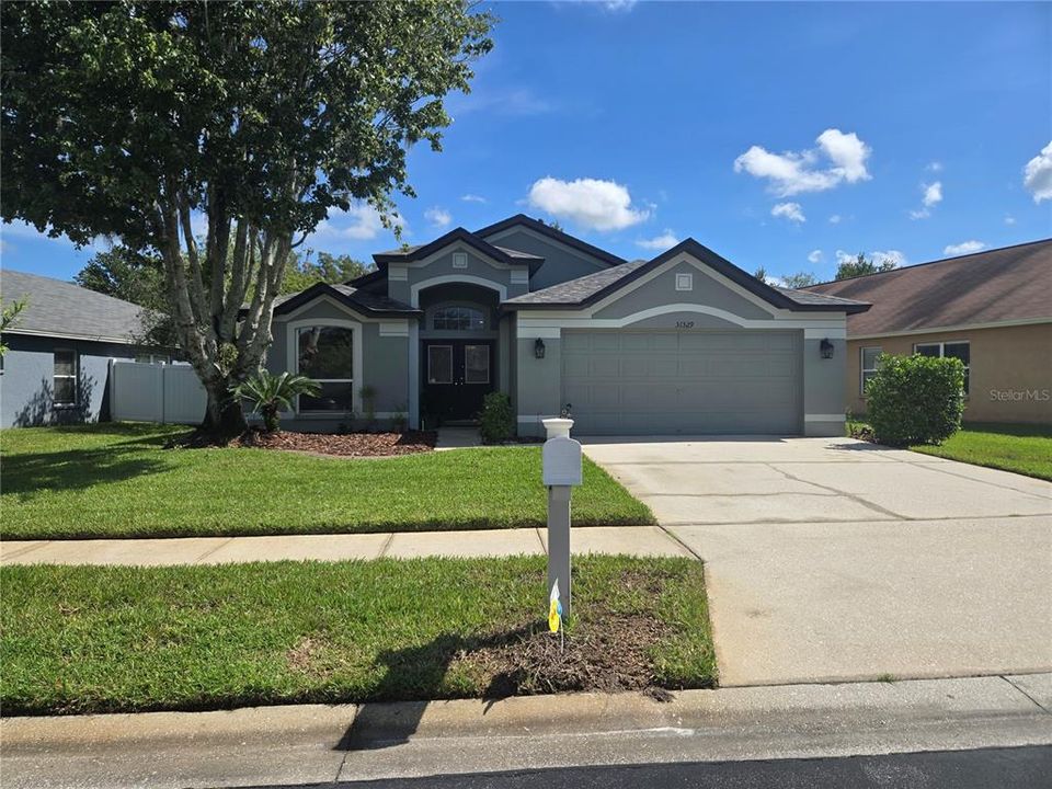 For Sale: $399,900 (4 beds, 2 baths, 1855 Square Feet)