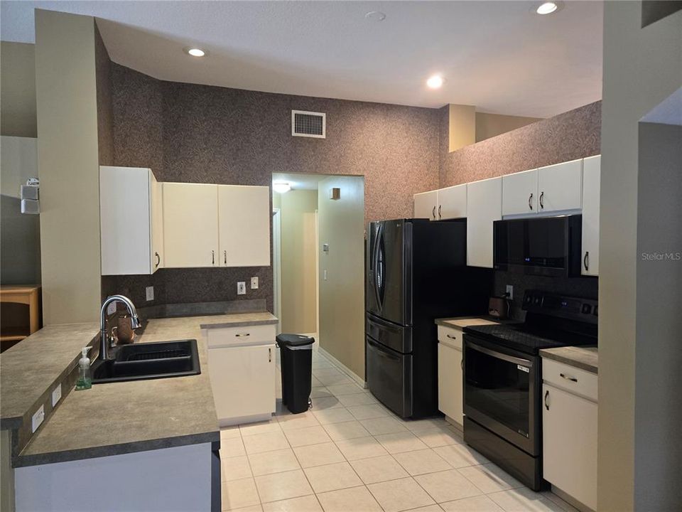 For Sale: $399,900 (4 beds, 2 baths, 1855 Square Feet)