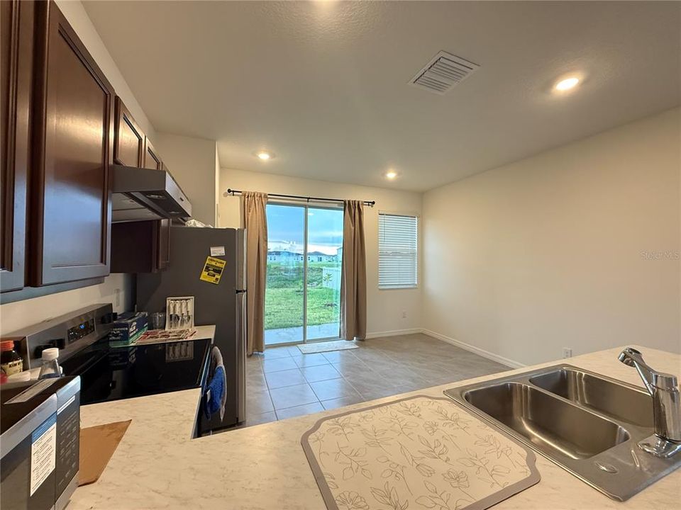 En Venta: $329,000 (3 camas, 2 baños, 1346 Pies cuadrados)