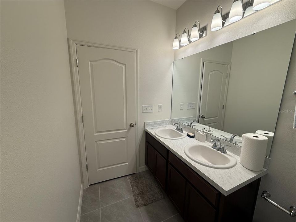 En Venta: $329,000 (3 camas, 2 baños, 1346 Pies cuadrados)