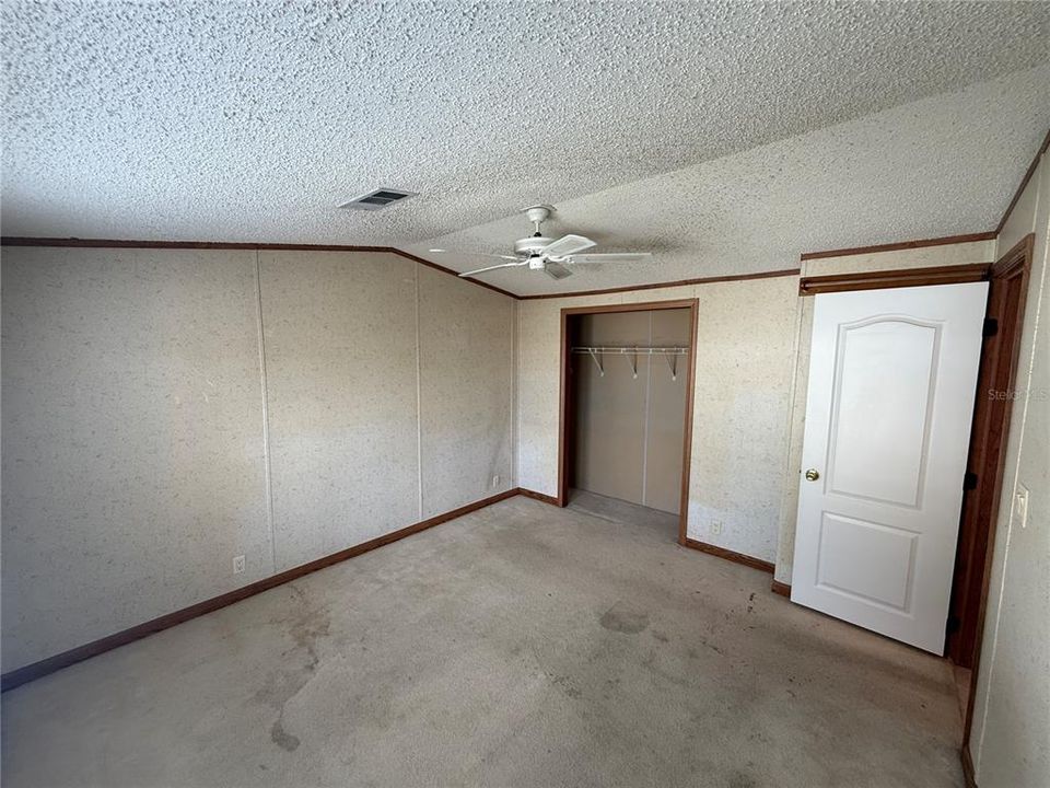 For Sale: $125,000 (2 beds, 2 baths, 1156 Square Feet)