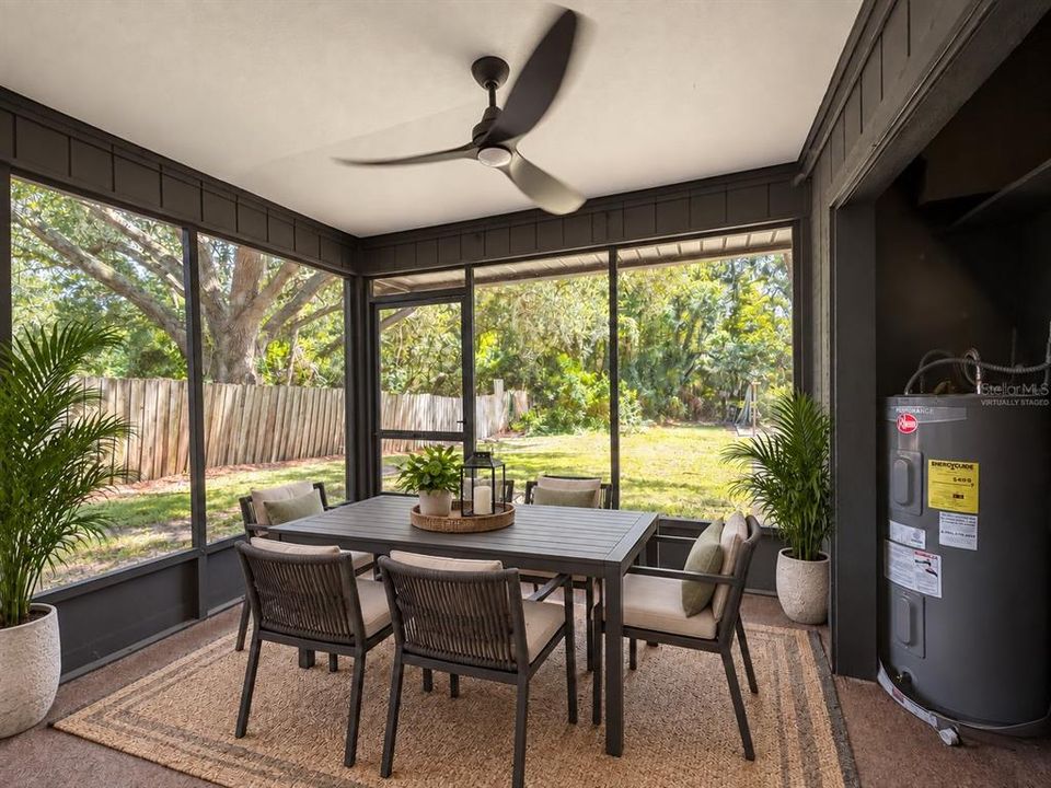 For Rent: $1,600 (2 beds, 2 baths, 908 Square Feet)