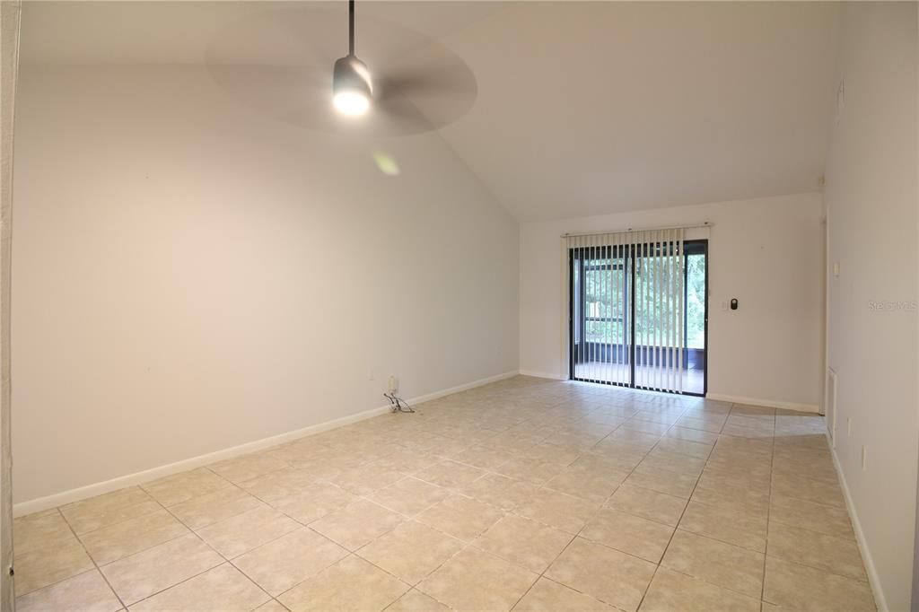 For Rent: $1,600 (2 beds, 2 baths, 908 Square Feet)