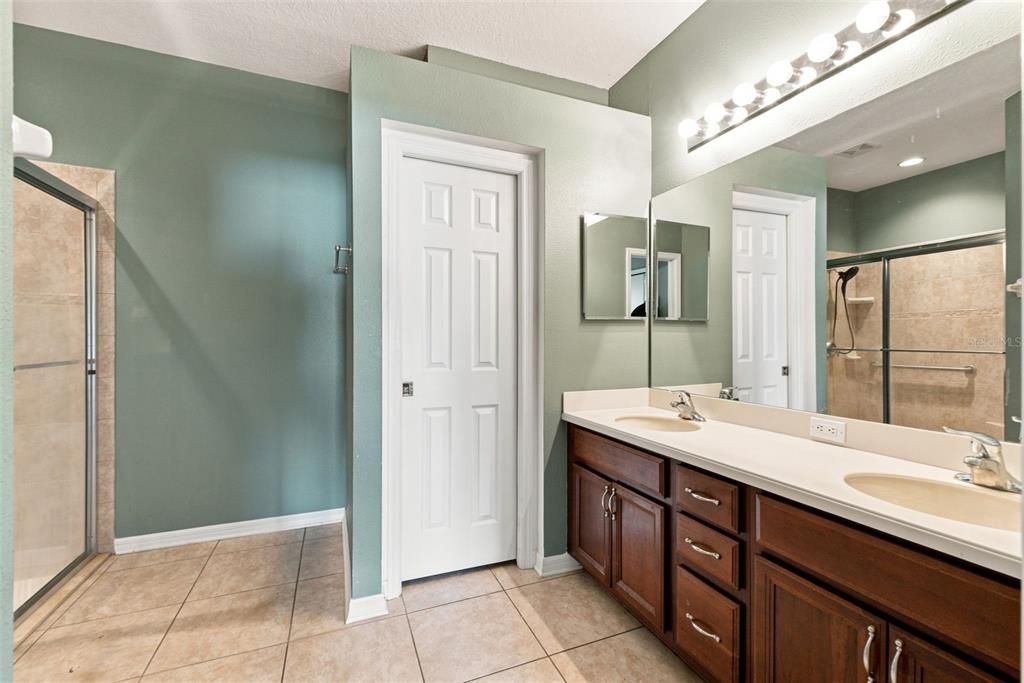For Sale: $314,900 (4 beds, 2 baths, 2007 Square Feet)