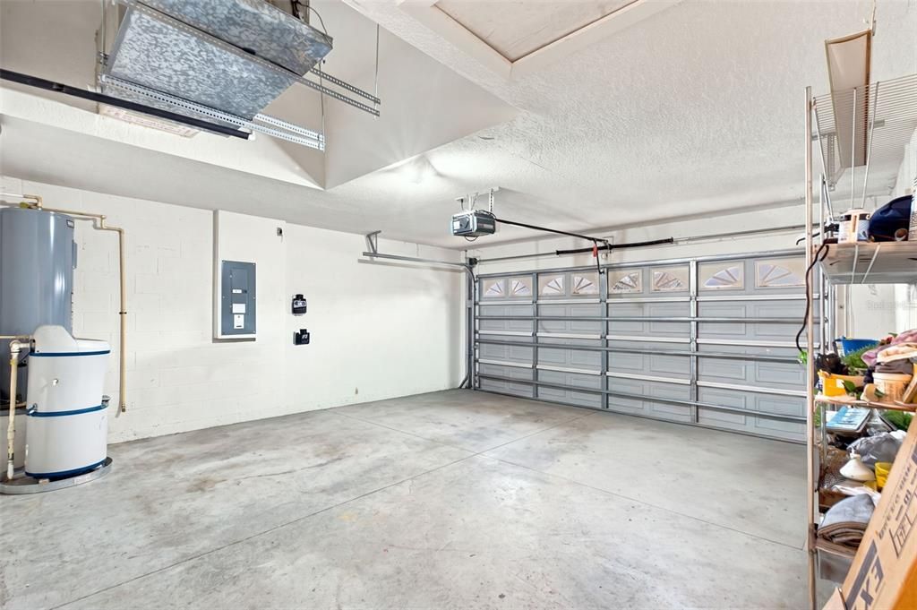 For Sale: $314,900 (4 beds, 2 baths, 2007 Square Feet)