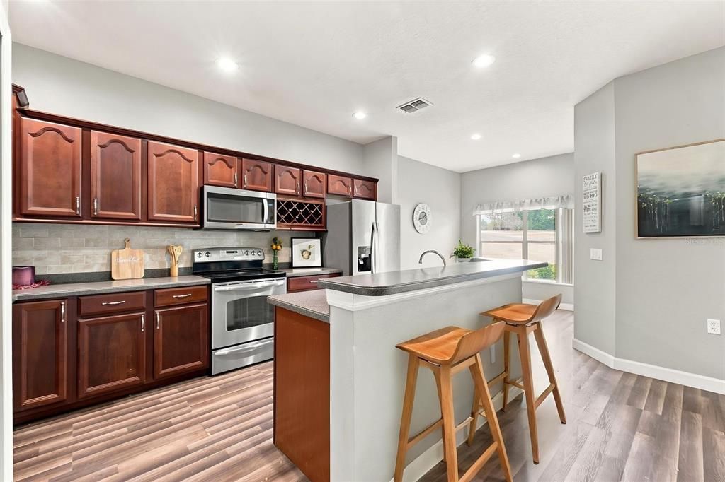 For Sale: $314,900 (4 beds, 2 baths, 2007 Square Feet)