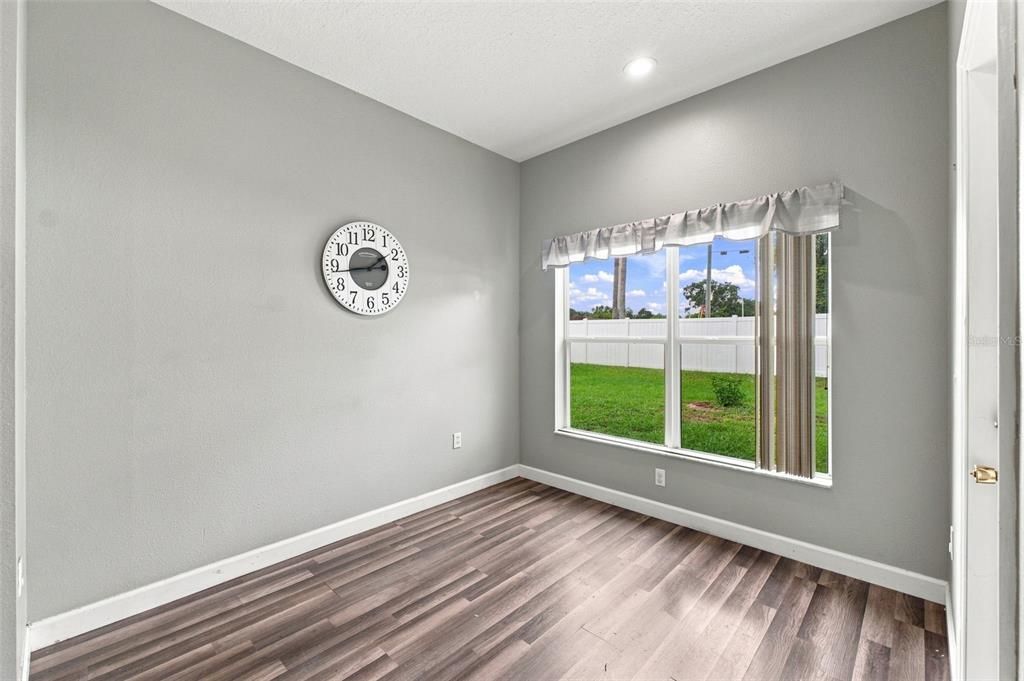 For Sale: $314,900 (4 beds, 2 baths, 2007 Square Feet)