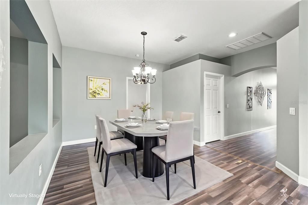 For Sale: $314,900 (4 beds, 2 baths, 2007 Square Feet)
